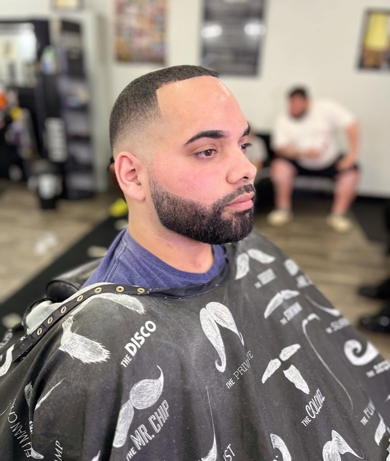 Full beard with a fade, front view, La Barberia