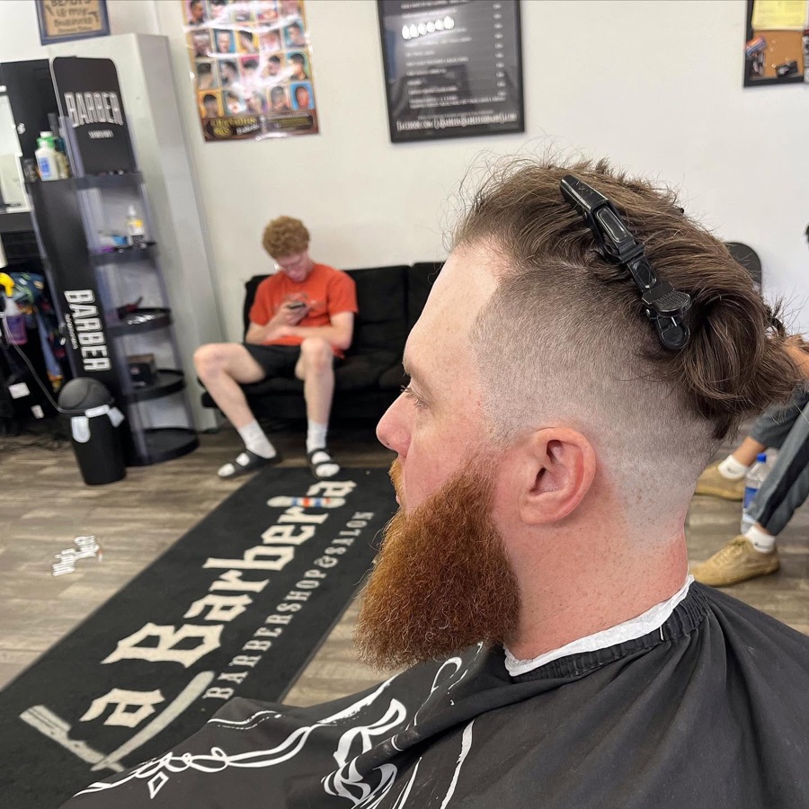 Ginger beard shaped in profile, La Barberia