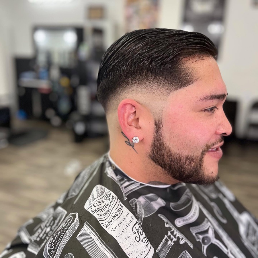 Beard with a sharp cheek lineup, front view, La Barberia