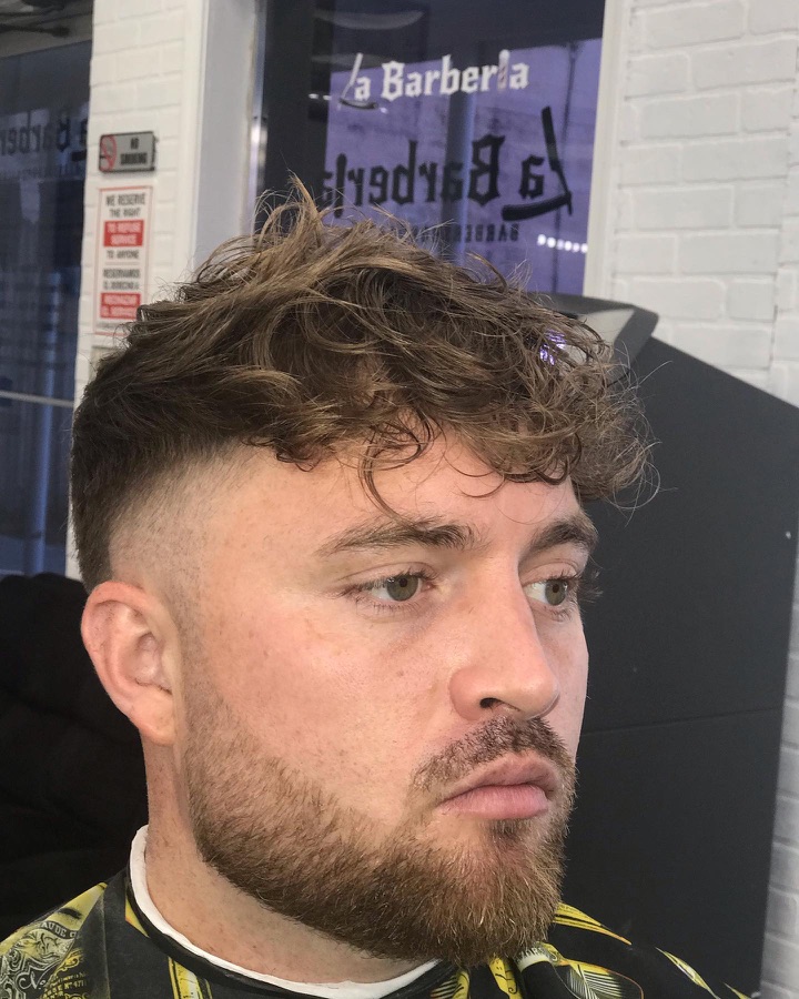 Brown textured crop over a clean fade, La Barberia
